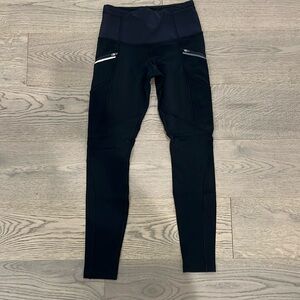 LuluLemon women’s leggings. Sz 8.